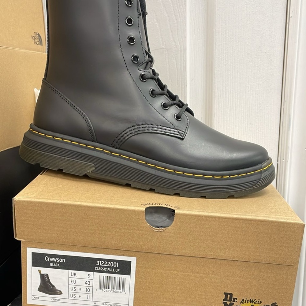 Dr. Martens Crewson Black Leather Boots - US men 11